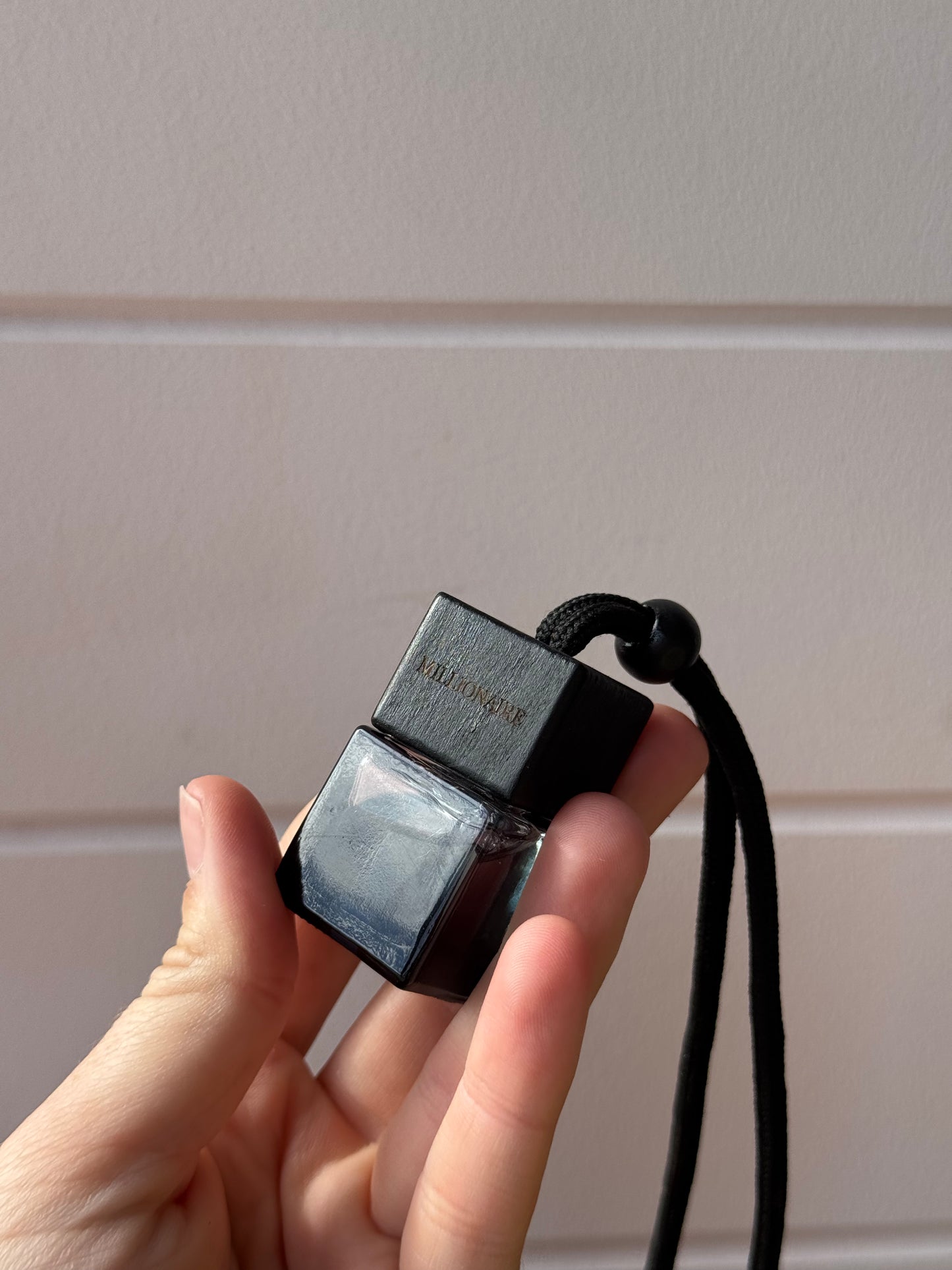 Luxury Middle Finger Diffuser – Millionaire Scent