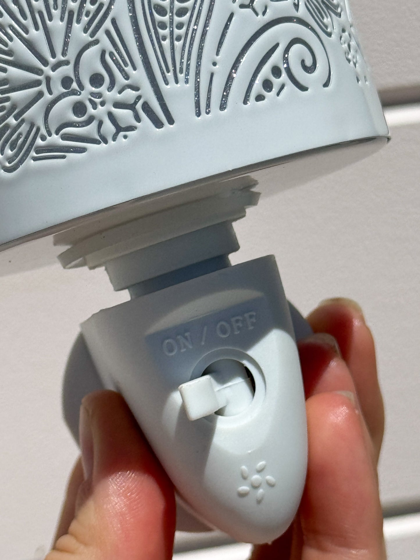 Mini Electric Wax Melter – Flameless Scent Warmer for Wax Melts & Oils