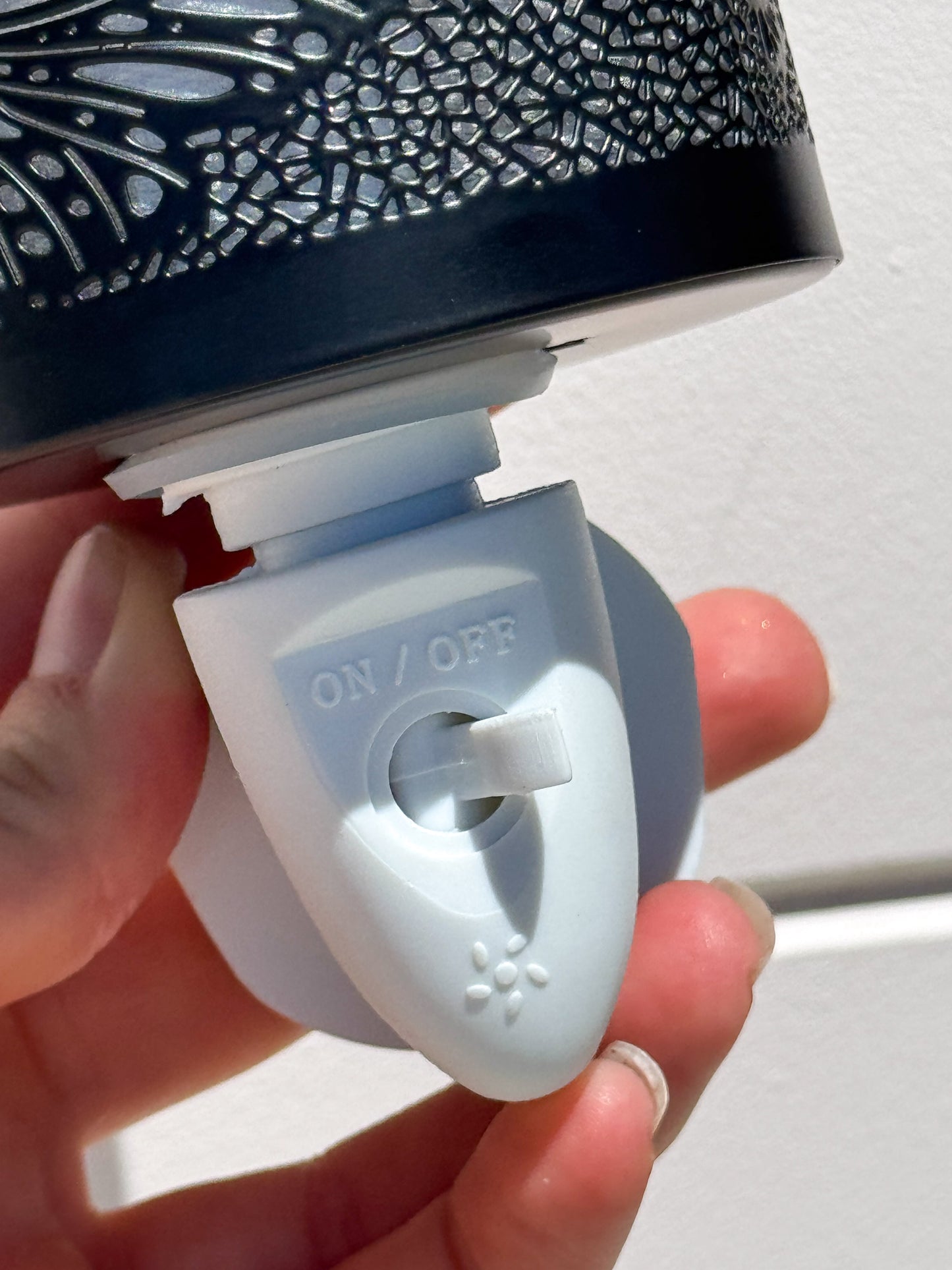 Mini Electric Wax Melter – Flameless Scent Warmer for Wax Melts & Oils