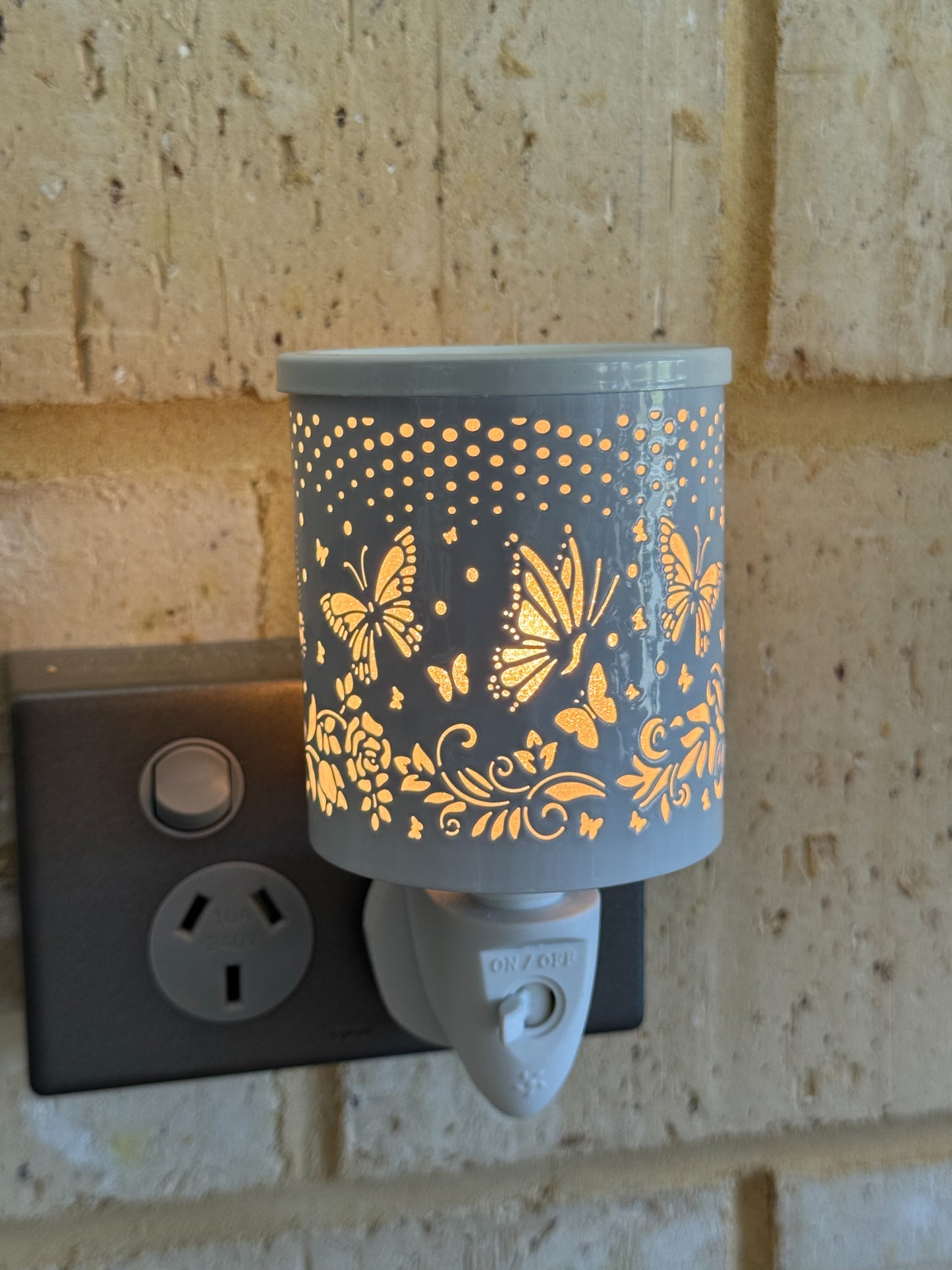 Mini Electric Wax Melter – Flameless Scent Warmer for Wax Melts & Oils