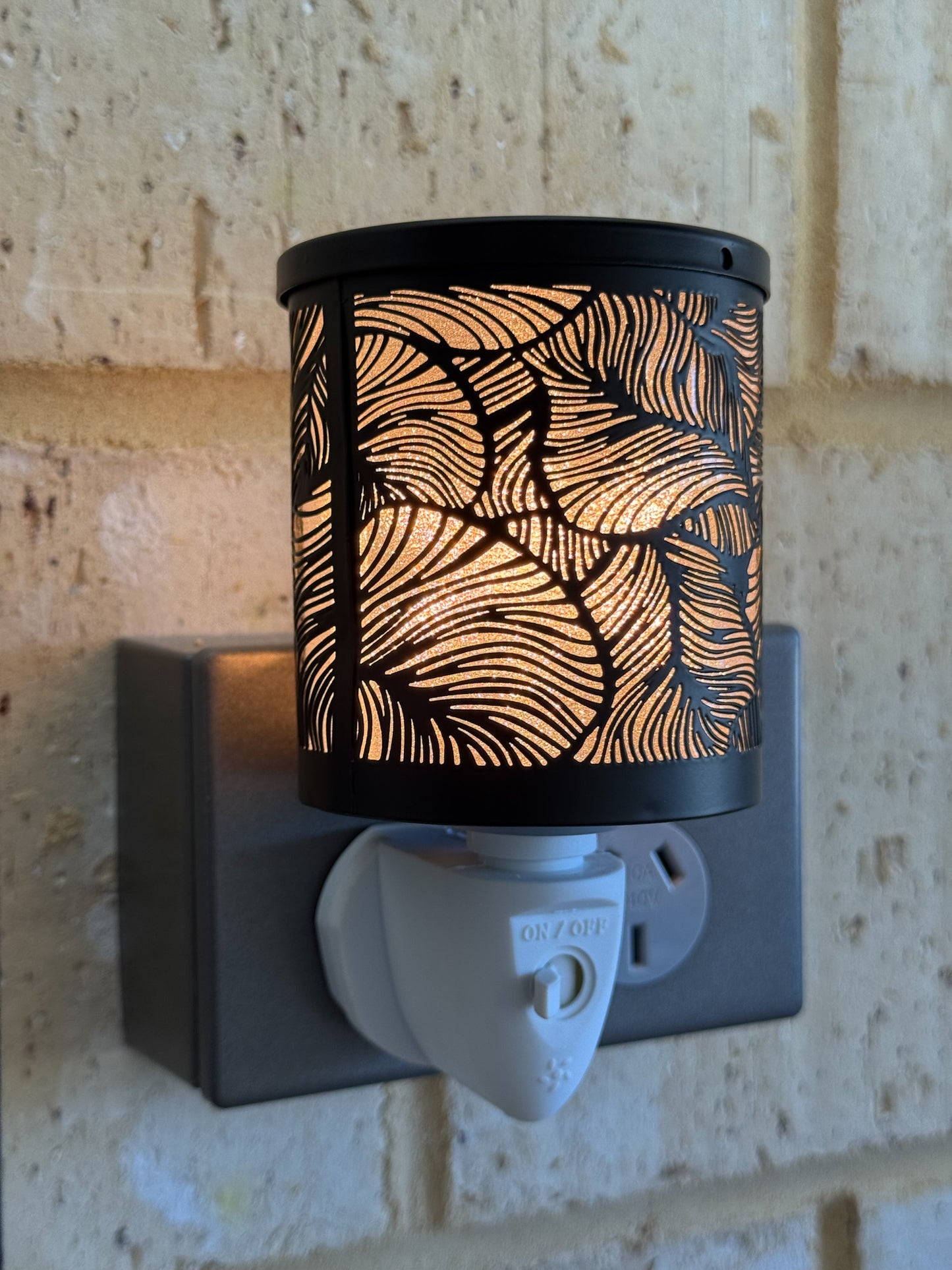 Mini Electric Wax Melter – Flameless Scent Warmer for Wax Melts & Oils