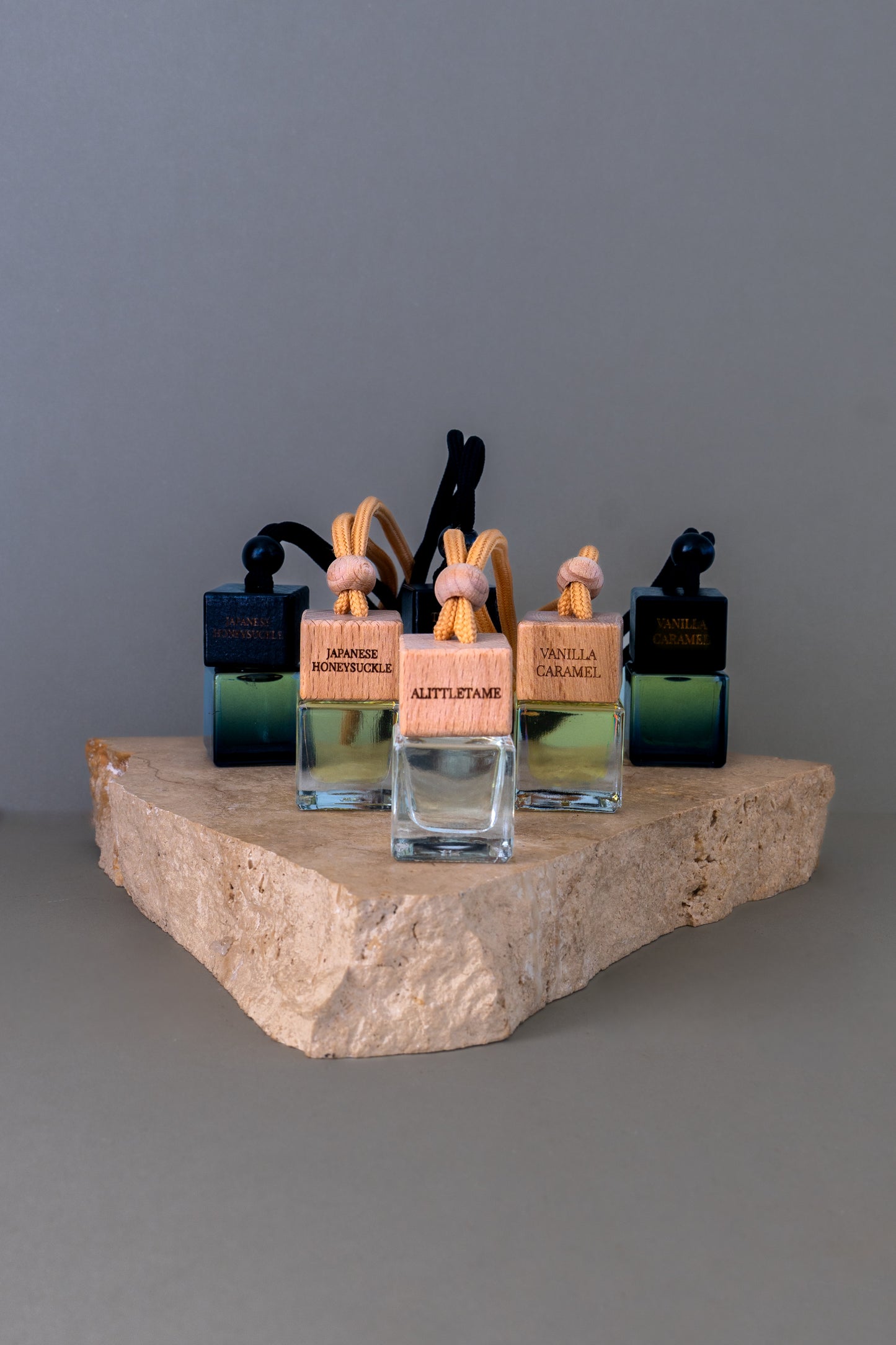 Hand-Poured Car Diffuser – Japanese Honeysuckle Fragrance